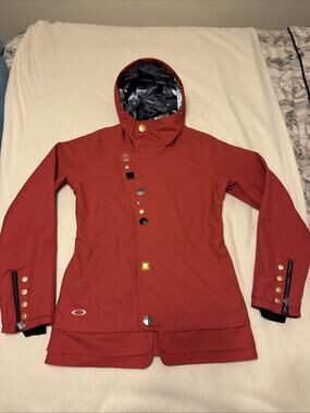 Oakley GB Eco Women's Snowboard Snow Ski Jacket Crimson Red Medium